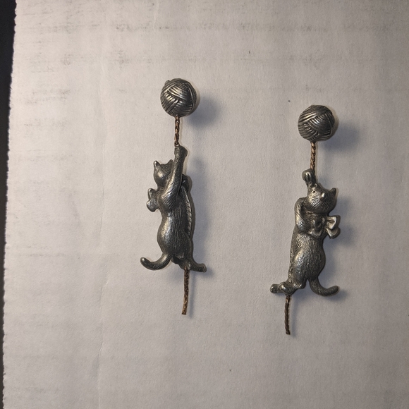 Meow Pewter Earrings - Picture 3 of 3